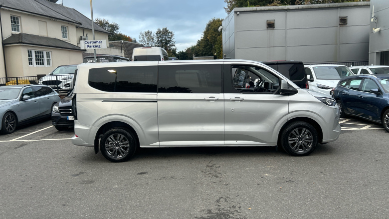 Ford Tourneo Custom 340 L2 Petrol Fwd 2.5 PHEV 232ps H1 Titanium 8 seater Auto